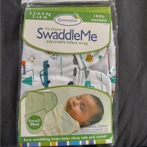 SwaddleMe Adjustable Infant Wrap with Car and Triangle Patterns